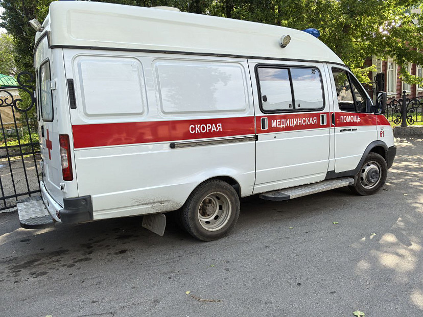 В Энгельсе мужчина напал на фельдшера скорой помощи